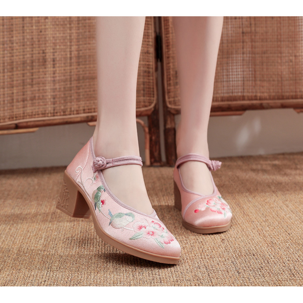 Sepatu Embroidery Wanita Hak Block Heel 7cm Tali One-Step - Sepatu Kaswan Couple Hanfu Warna Putih/H