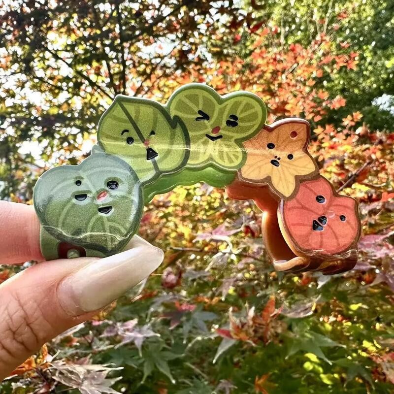 

Anime Game Cute Korok Hair Claw Fruit Hair Clips Cartoon Leaf Smile Hair Clip Girls Plastics Headband Summer Hair Accessories