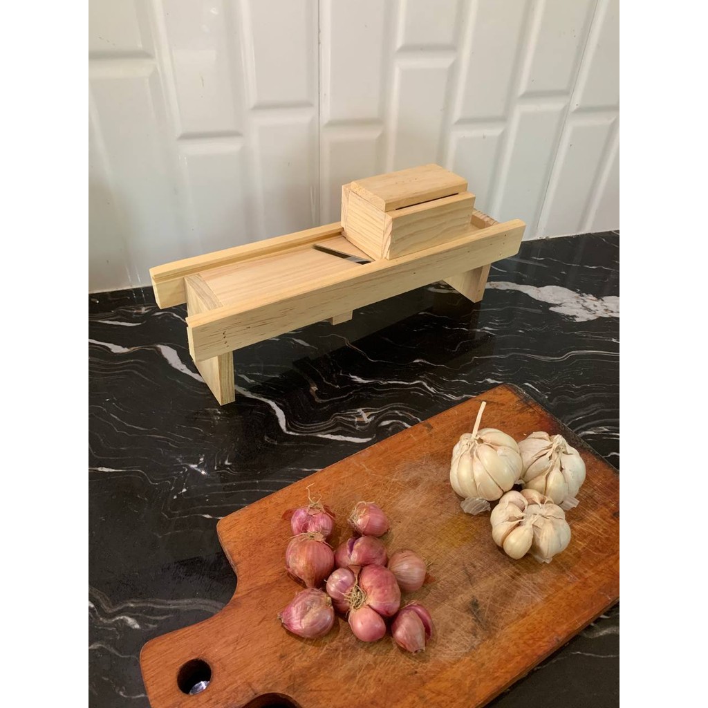 Parutan Murah/Parutan Kentang/Parutan Keripik Singkong/Pasah Bawang/ Kayu Pengiris Bawang Merah Paru