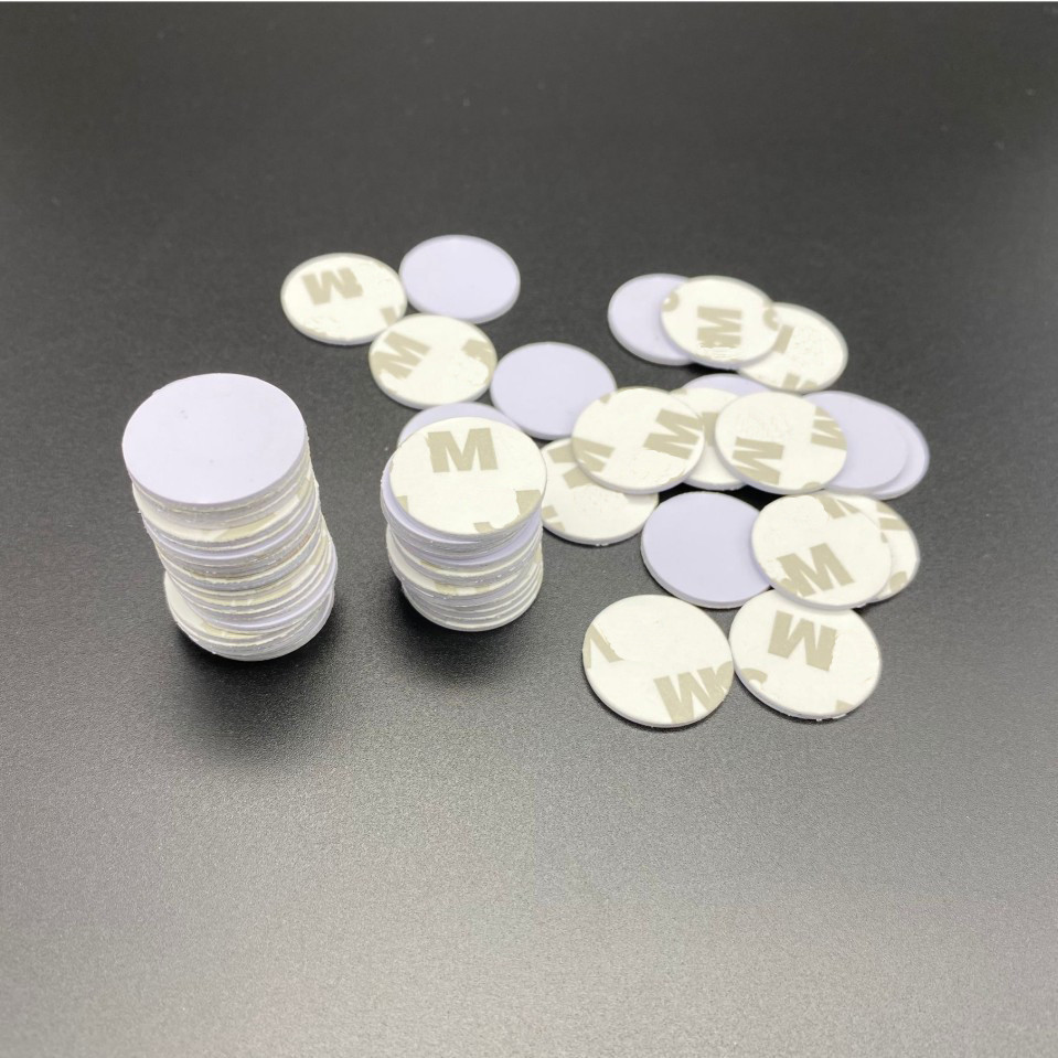 

50pcs 125Khz RFID Tags Writable Stickers T5577 Proximity Cards Rewritable PVC with glue Adhesive Label For RFID Copie