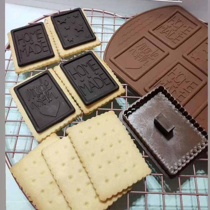 

TERJUAL Cetakan Kue Kering/Coklat Bahan Silicon (1set)