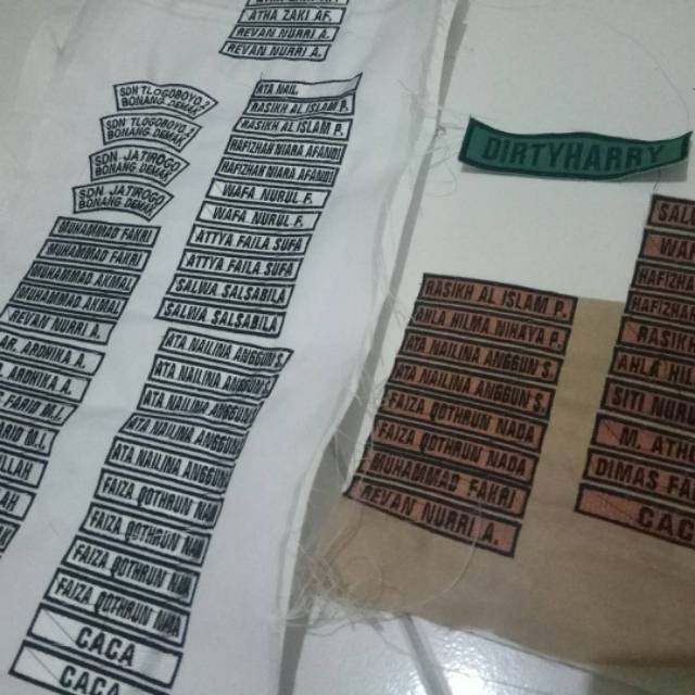 

Bordir papan Nama dada name tag bordir nama sekolah lokasi sekolah osis pramuka bordir