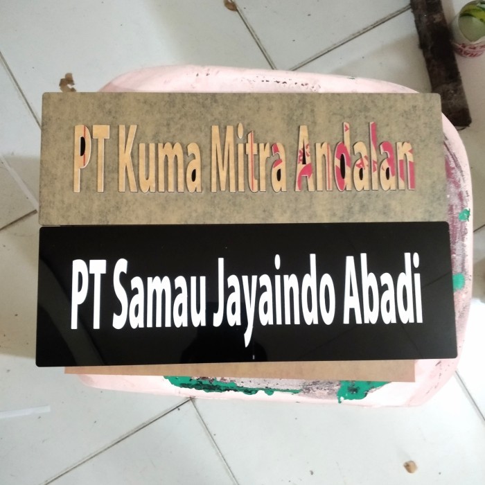 

Sign In Papan Nama PT. ( Custom ) acrylik timbul - Bkground Hitam, 2mm 30x10 cm