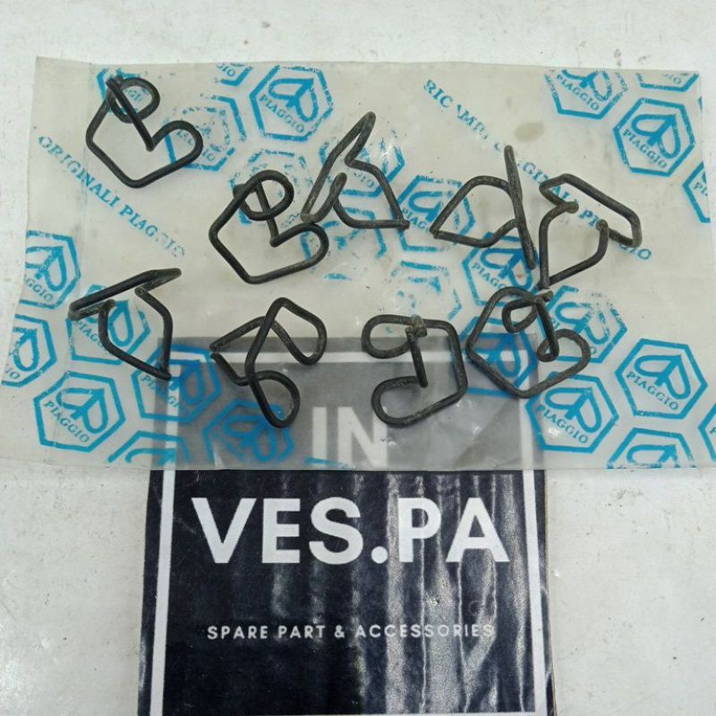 klip breket original piaggio hidung dasi untuk vespa pts spesial 100cc 90cc