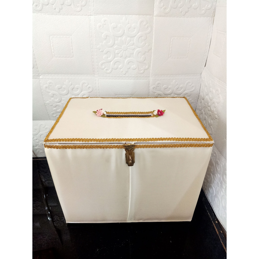 

kotak angpao putih polos