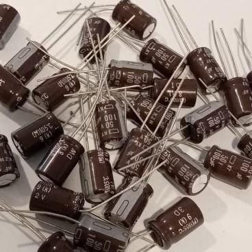 Kapasitor Capacitor ELCO 100uf 50v / 100 uf 50 v / 100uf/50v.Kapasitor Capacitor ELCO 100uf 50v / 10