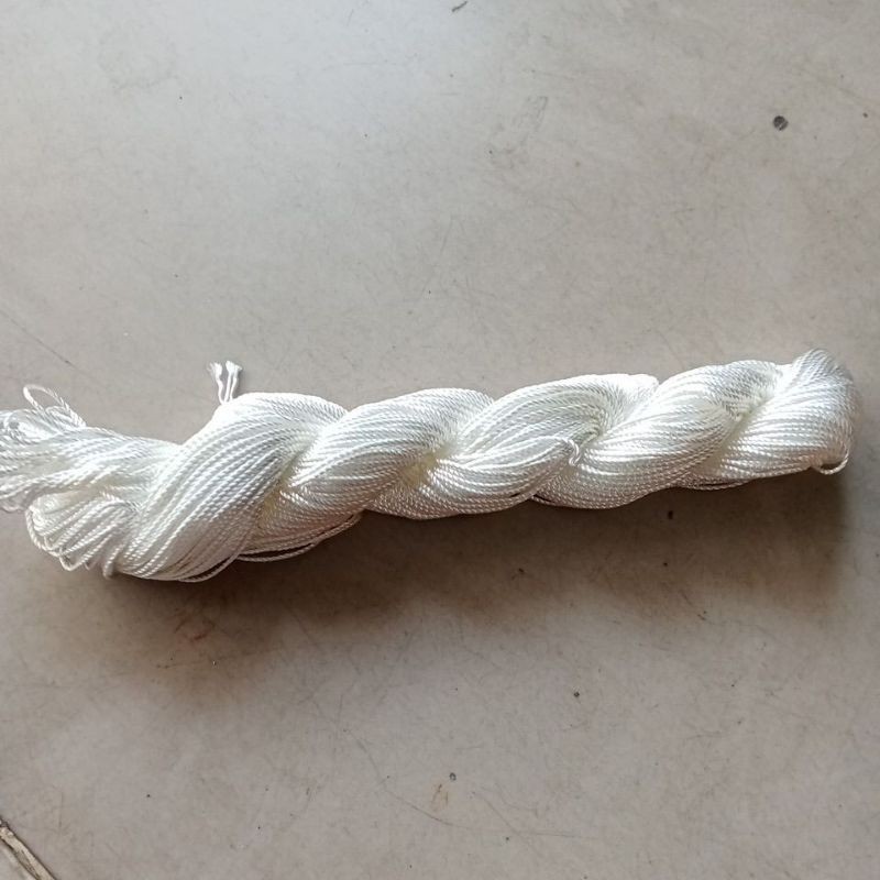 Benang Nylon Putih D18
