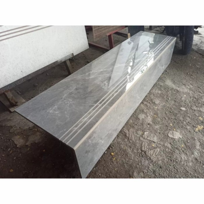 Granit Keramik tangga ukuran 30x80 25x80 Satu paket