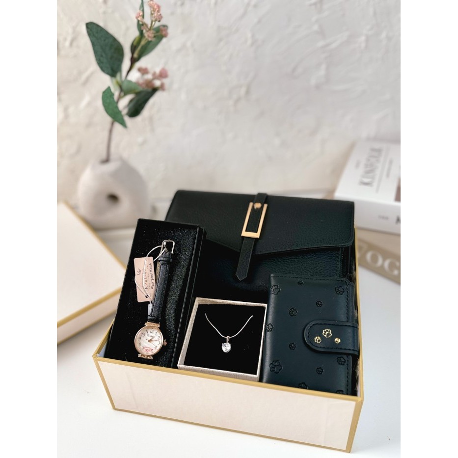 

KADOPEDIA Gift Box Hadiah Kado Ulang Tahun Pacar Wanita - Suwon(UT013) - ANNA