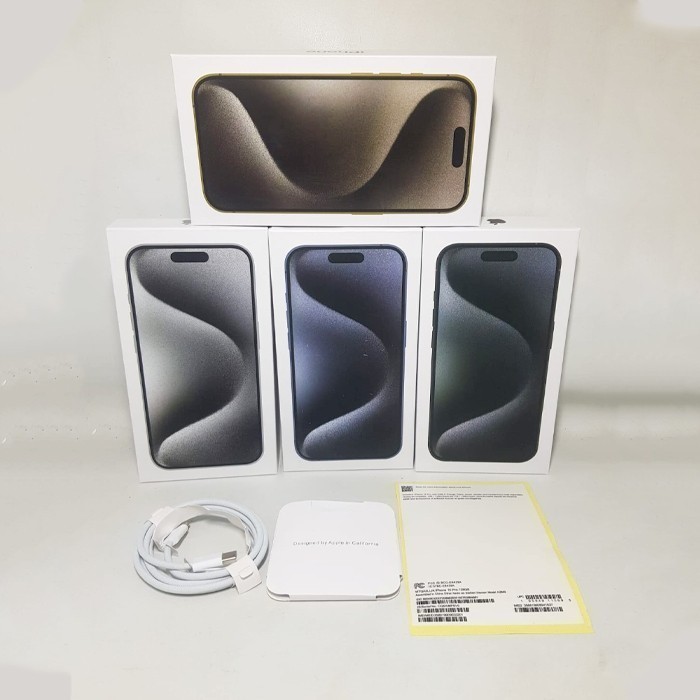 

KOTAK/DUS/BOX FOR 15 PRO + KABEL TYPE C TO C