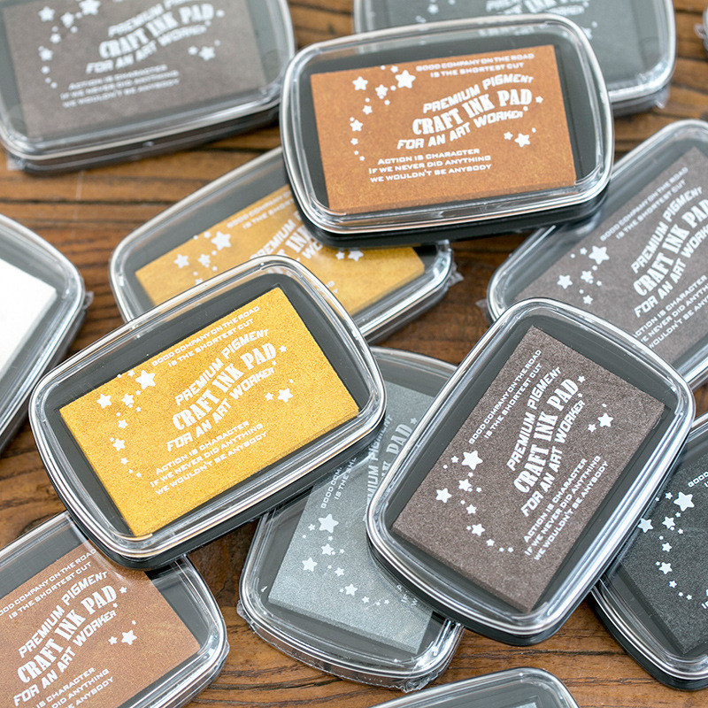 

Hand Account Seal Ink Pad, Metal Color Large Ink Pad, Pearly Silver Black Gold DIY Hand Account Decoration Special Ink Pad Box