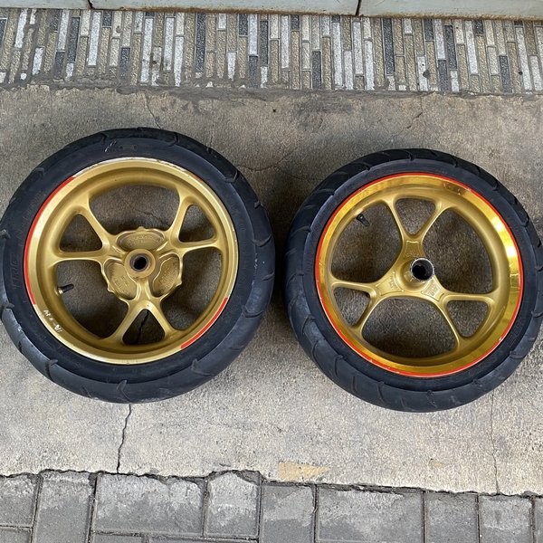Velg pelek depan belakang Yamaha Nmax New 155 Original gold