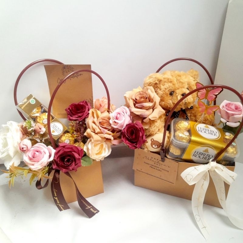 

Cocok buat pacar kado istri suami hampers murah natal / ferrero rochèr hampers wisuda valentine birthday