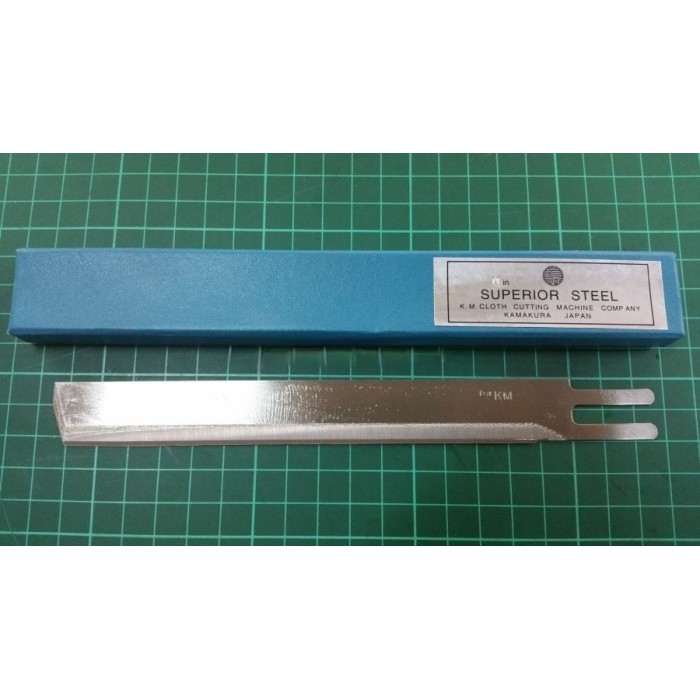 

Mata Pisau Mesin Potong Bahan KM Straight Cutting Superior Steel