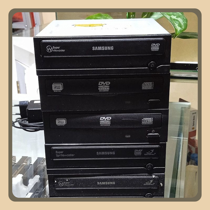 DVD CD internal SATA IDE dvdrw room burning recorder pc