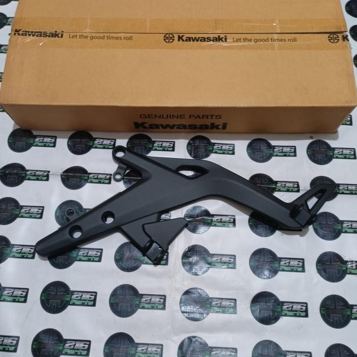 PROMO Footstep foostep stay step Kanan Kiri Hitam ER6 ER6N ER6F Original Kawasaki - FOOTSTEP KIRI