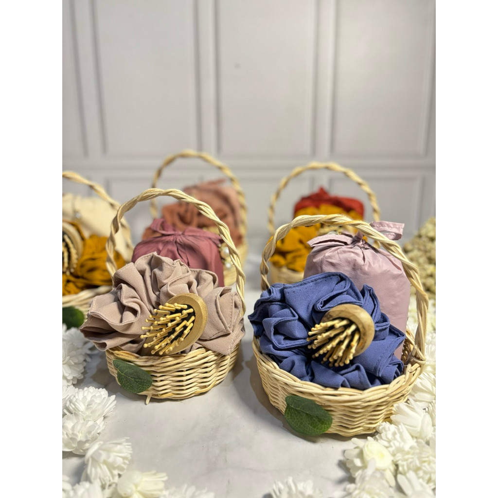 

Shopia HAMPERS LEBARAN / HAMPERS MUKENA KEMAS KERANJANG TILE