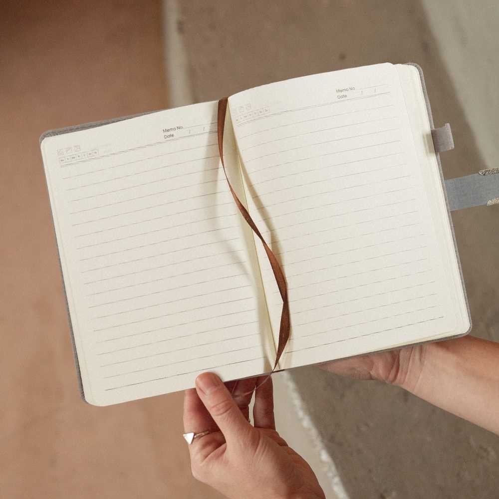 

TIRASTRE Toddi Buku Jurnal Hardcover Notebook Diary 72GSM 192 Halaman Grid - JSK25