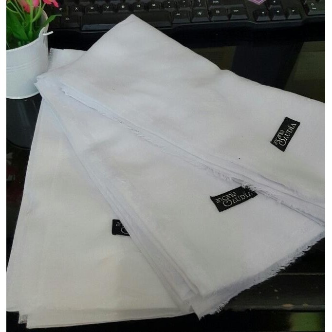 Hijab/kerudung segiempat putih saudia (untuk sekolah)