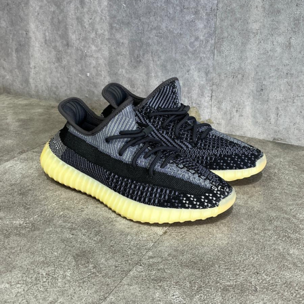 Adidas Yeezy Boost 350 V2 Carbon