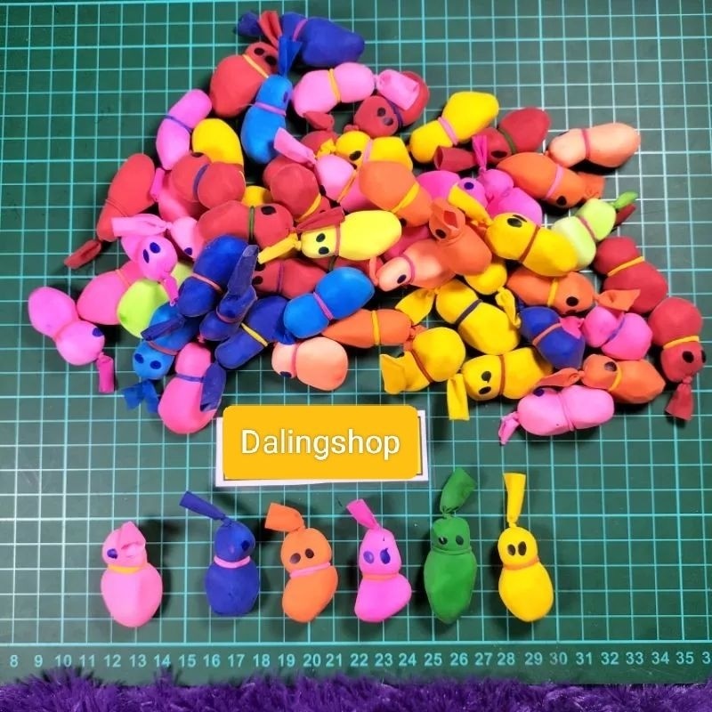 Boneka pocong karet balon