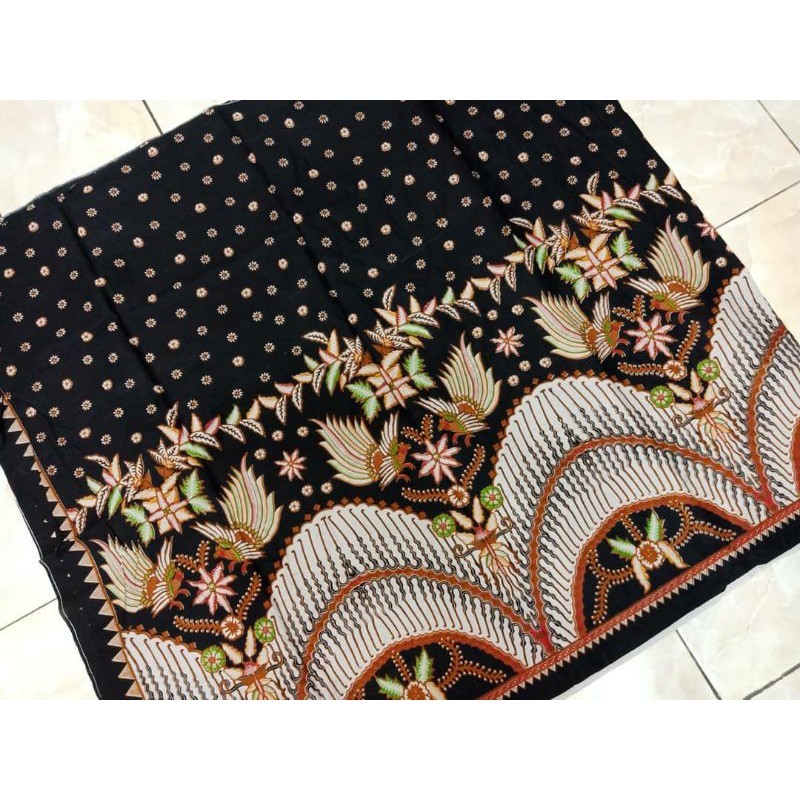 Kain Batik Solo motif gunung merak kembar
