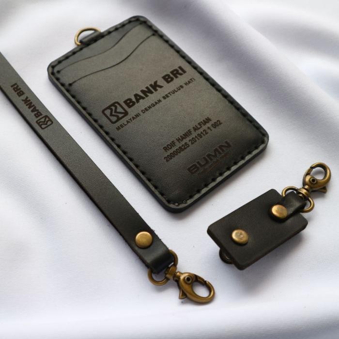 

ID CARD HOLDER KULIT NAME TAG KULIT CUSTOM NAMA LOGO NAME TAG HOLDER - Hitam