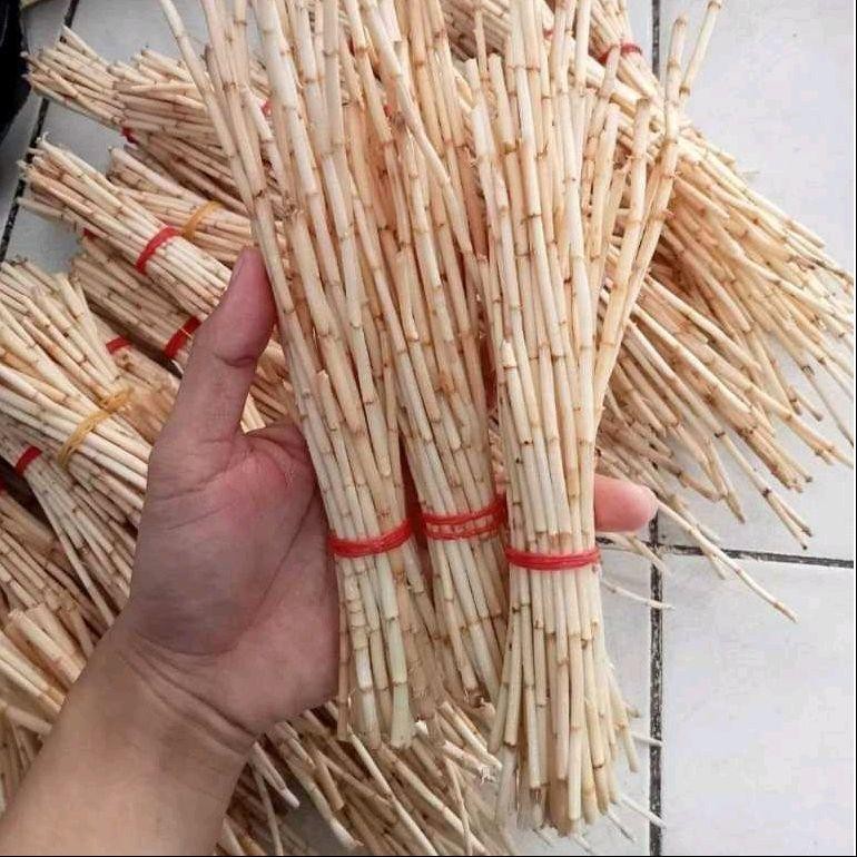 

Akar Alang Alang Asli Murni Alami Segar/Kering 1/2 Kg