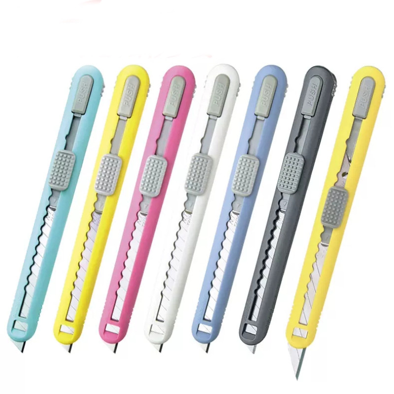 

Japan original NT A-551P/553P 30/45/58 degrees small utility knife 9mm alloy steel sharp and durable stationery knife used for: paper cutting car film wallpaper multi-functional precision high-strength cutting