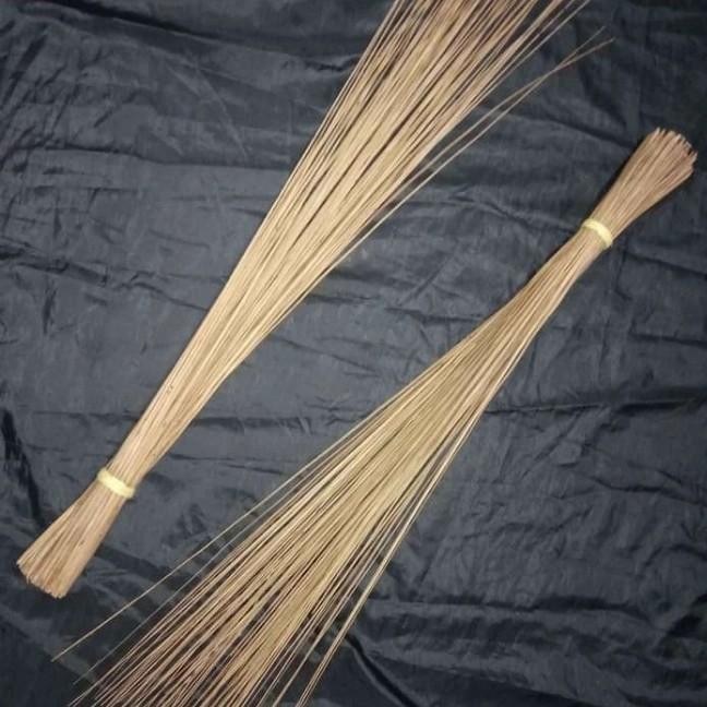 Sapu Lidi Daun Kelapa Kering
