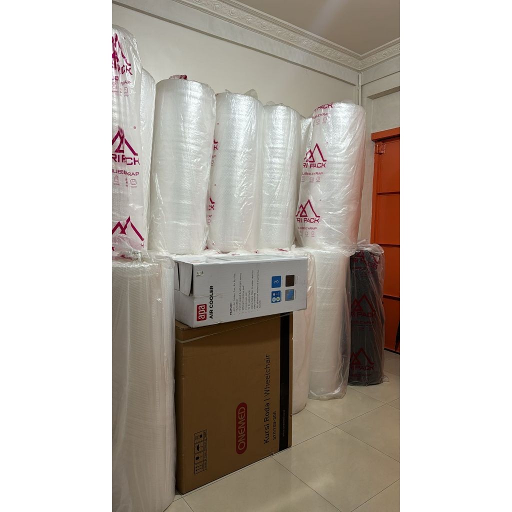 

Bubble Wrap 125cm x 50m Hitam Dan Bening TEBAL PREMIUM