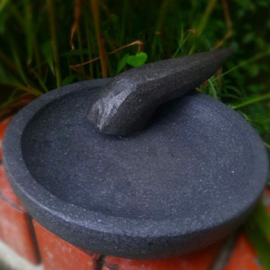 Cobek Batu Asli 20 22cm free ulekan batu asli COBEK BULAT BATU KALI  SENOWO BONUS  ULEKAN