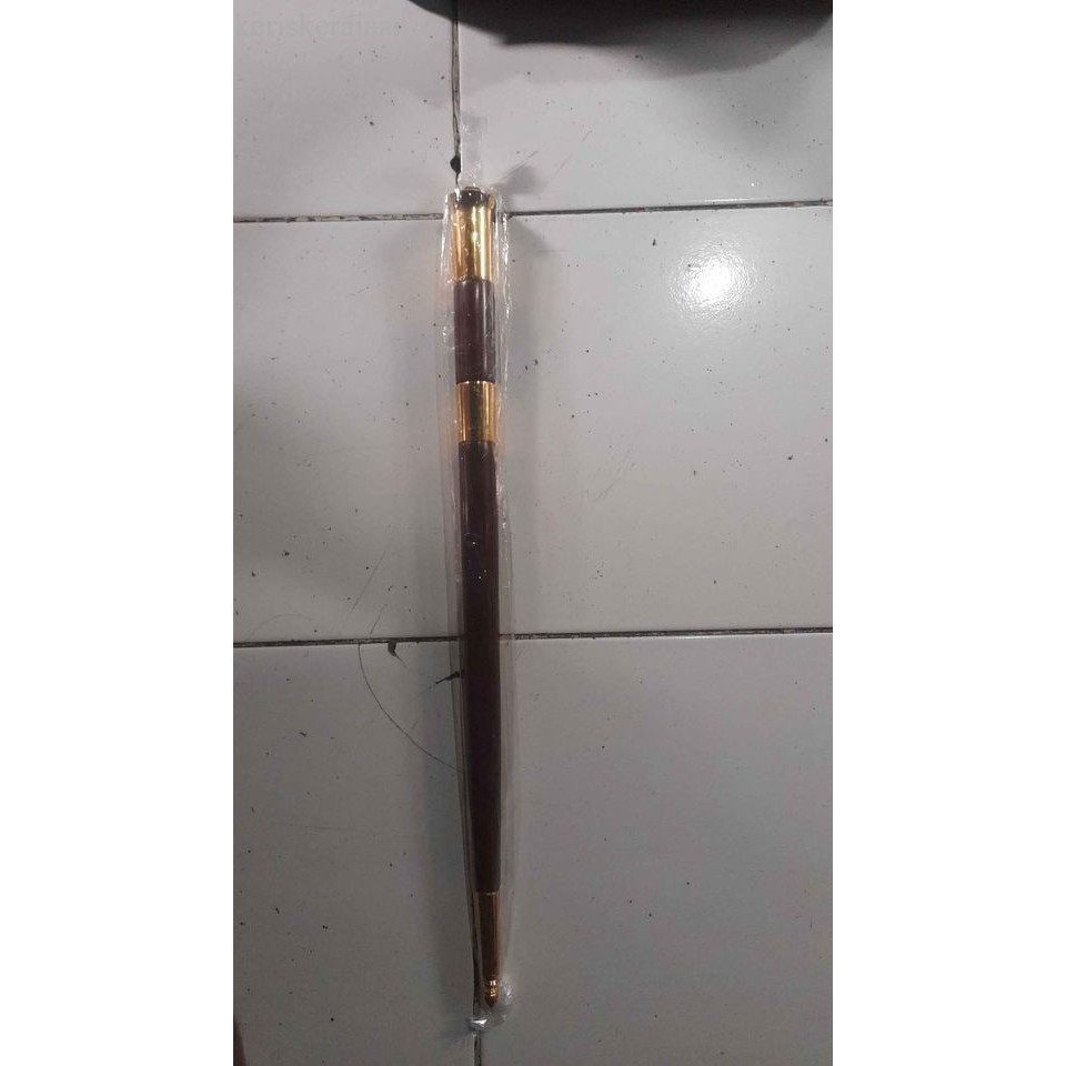 

tongkat komando kayu galih asem lengkap dengan tunjung sepuhan emas termurah bk Keris sengkelat majapahit mataram kartosuro kartasura antik