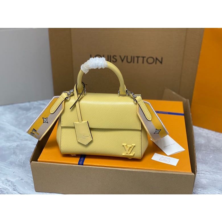 New Counter ORI Top original Louis Vuitton/LV water ripple series CLUNY MINI handbag