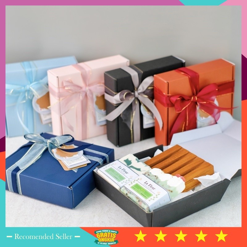 

Kado Pacar Istri Suami Murah Viral Unik Kekinian Bagus lebaran Natal / GOLD GIFT PACKAGE / HAMPERS / GIFT