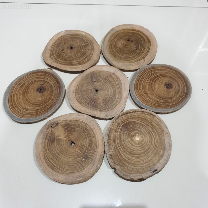 

potongan kayu / tatakan gelas / coaster / wood slice diameter 8 -11cm murah