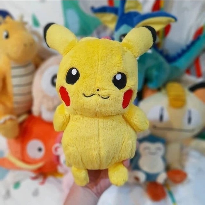 boneka pokemon Pikachu original takara tomy Changi airport