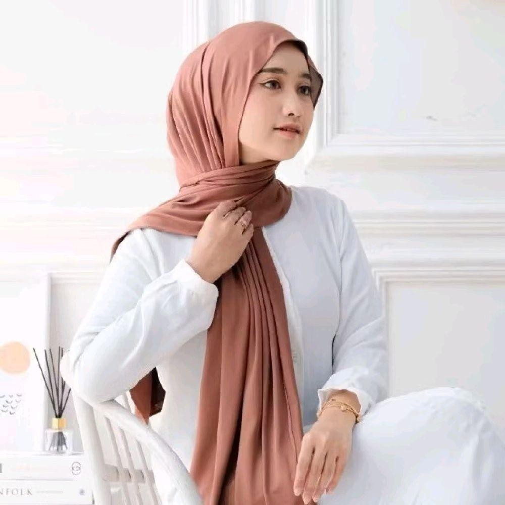 Qiana - Pashmina/Pasmina Jersey Premium Daily Hijab Panjang Ukuran 110 × 110 Meleyot Super Mewah Jil