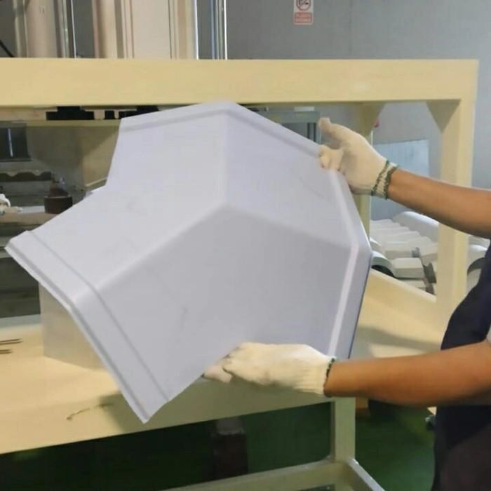 Nok / Wuwungan Alderon – Three Way

