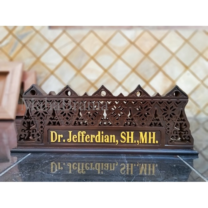 

papan nama meja ukiran kayu jati custom logo MB3212
