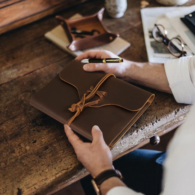 

Genuine Leather Handmade A5 Laptop Notebook Cover Envelope Style Tying Rope Creativity Stationery School Office Supplies
