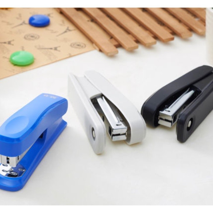 

ND* M&G Staples Stapler Jepretan Hekter Classic Ergonomis 3 Warna MGS-12 Isi 24/6 Tahan Lama 20 Lembar