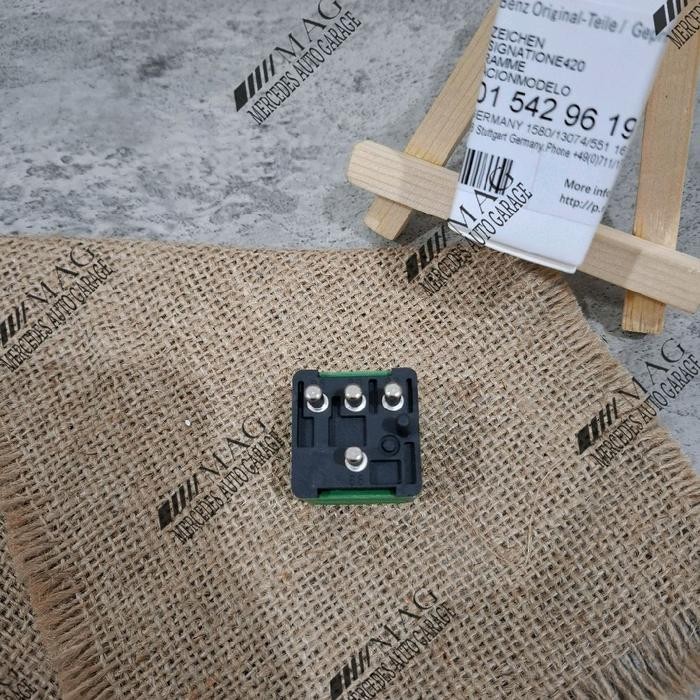 RELAY FUEL PUMP RELAY HIJAU SEKRING POMPA BENSIN W202 C180 C200 W124 E320 A0015429619 ORIGINAL