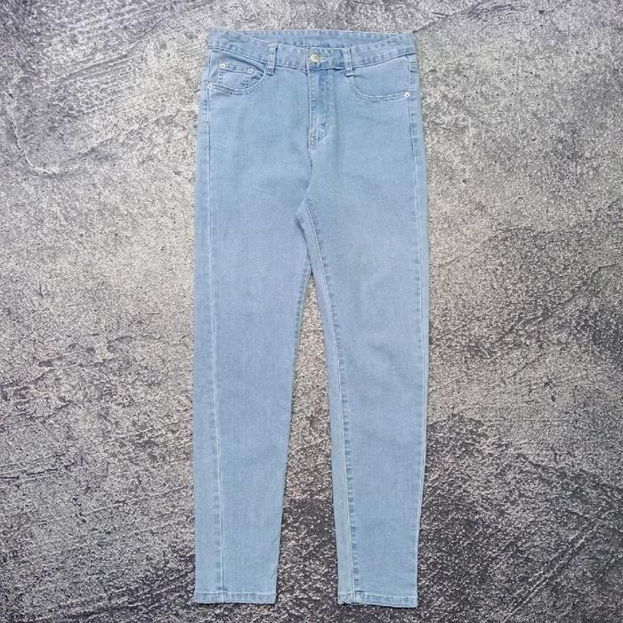 Celana panjang jeans skinny INVISIBLE bluewash bagus size 27