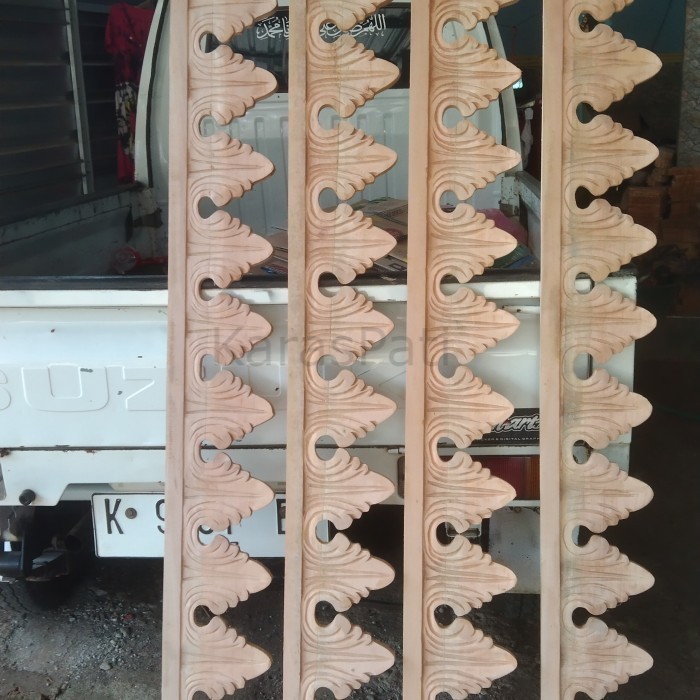 Ornamen lisplang hiasan dinding ukir KP4566 X
