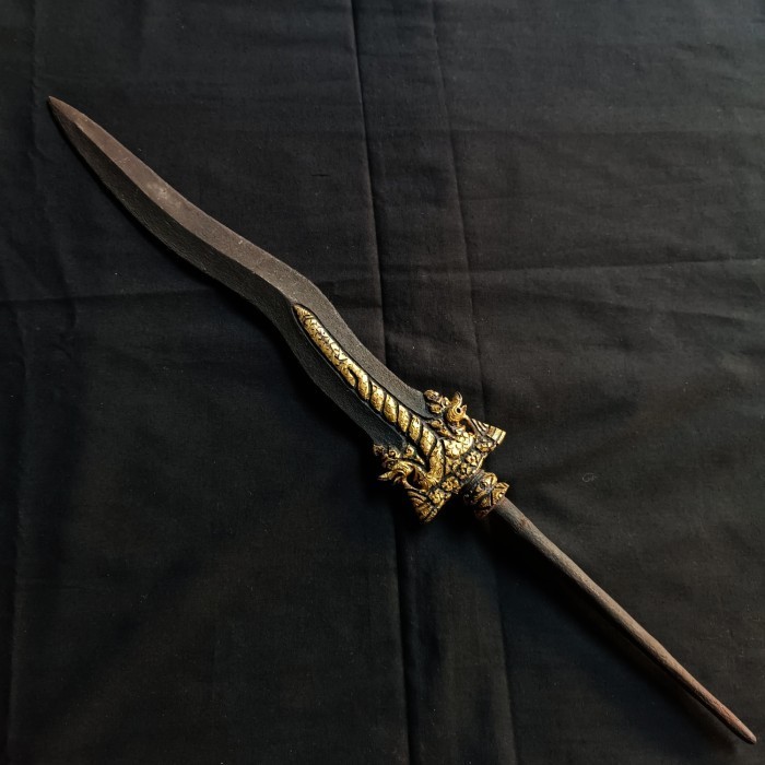 

Koleksi Tombak Jangkung Naga Temanten pamor Keleng Tangguh Kamardikan MURAH MERIAHH