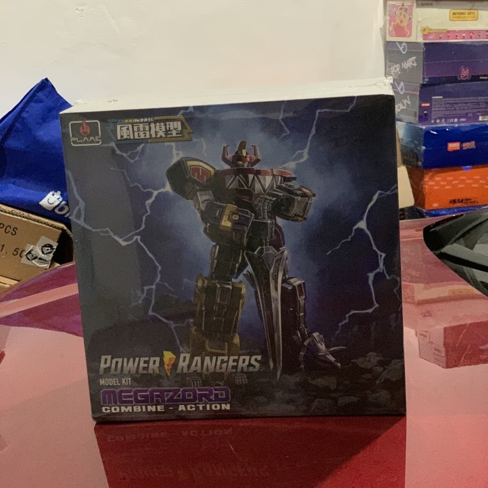 Flame Toys Furai Model Mighty Morphin Power Rangers Megazord Model Kit