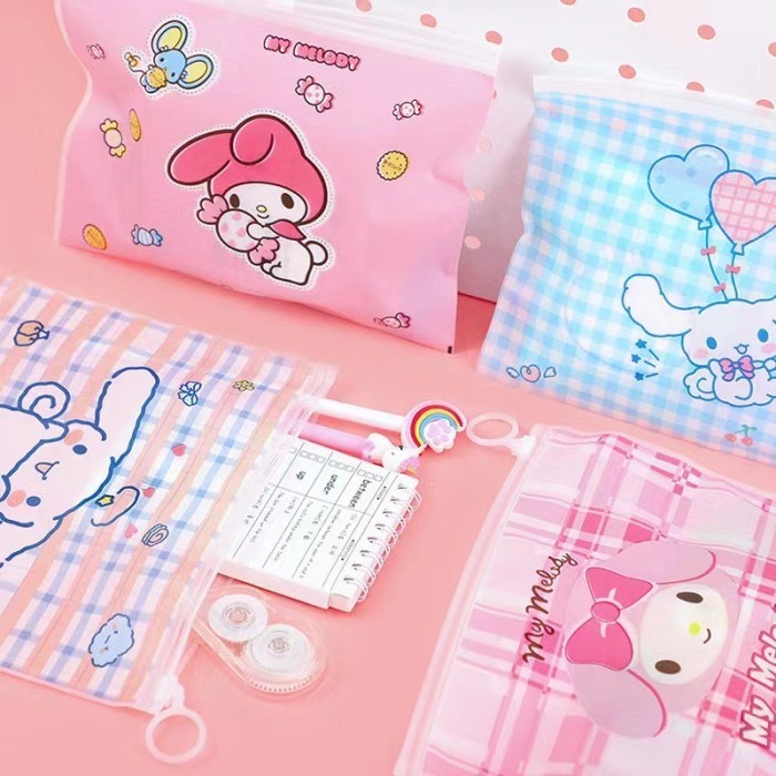 

Travel Pouch Organizer Zipper Bag Serbaguna Tas Zipper Kosmetik Tempat Pensil Motif Sanrio 21*17