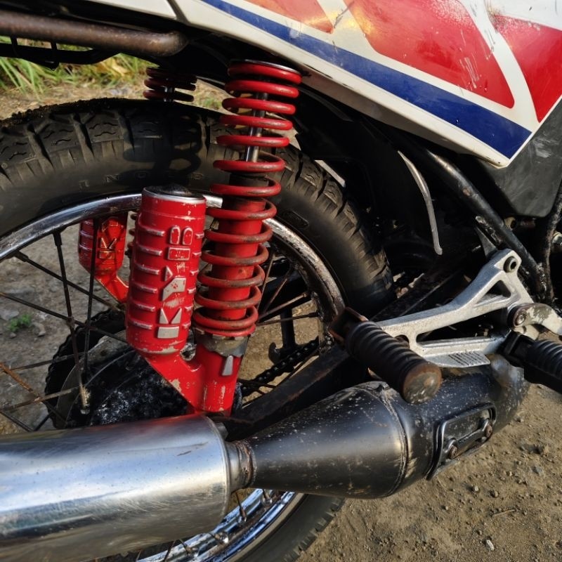 kayaba original rzr masih terpasang di motornya shock tabung kyb merah