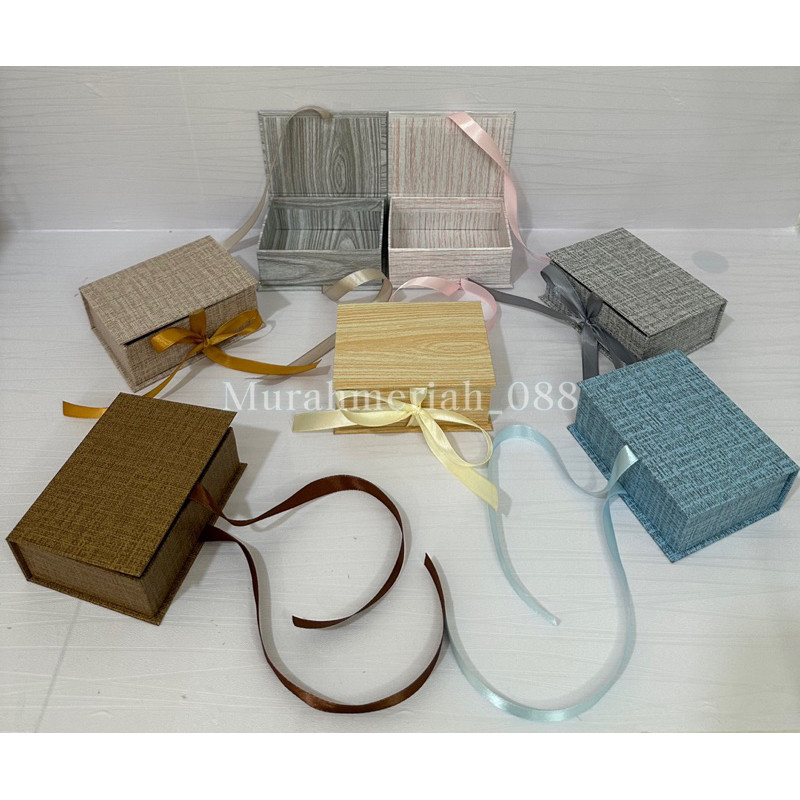 

Kotak Kado|Gift Box |Hard Box | Hampers | Kotak Hadiah Exclusive | Kotak premium 11x 8,5 x4